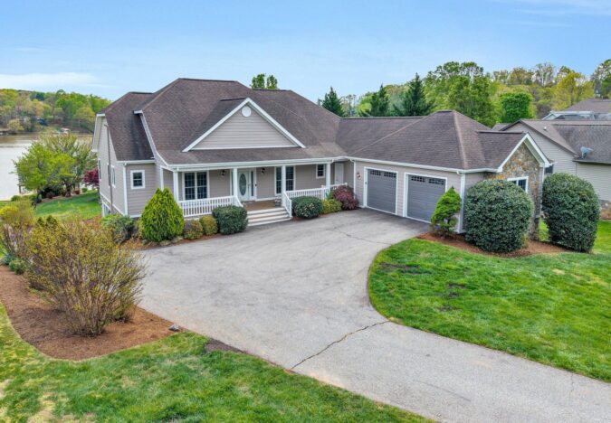 Rare 5 BR Lakeside Estate On 1.68 Acres